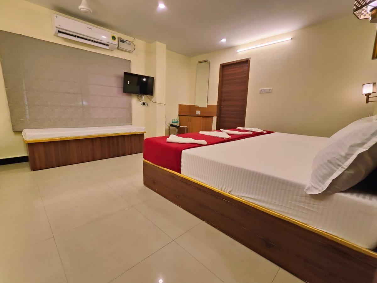 Hotel Comfort Kanchipuram Bagian luar foto