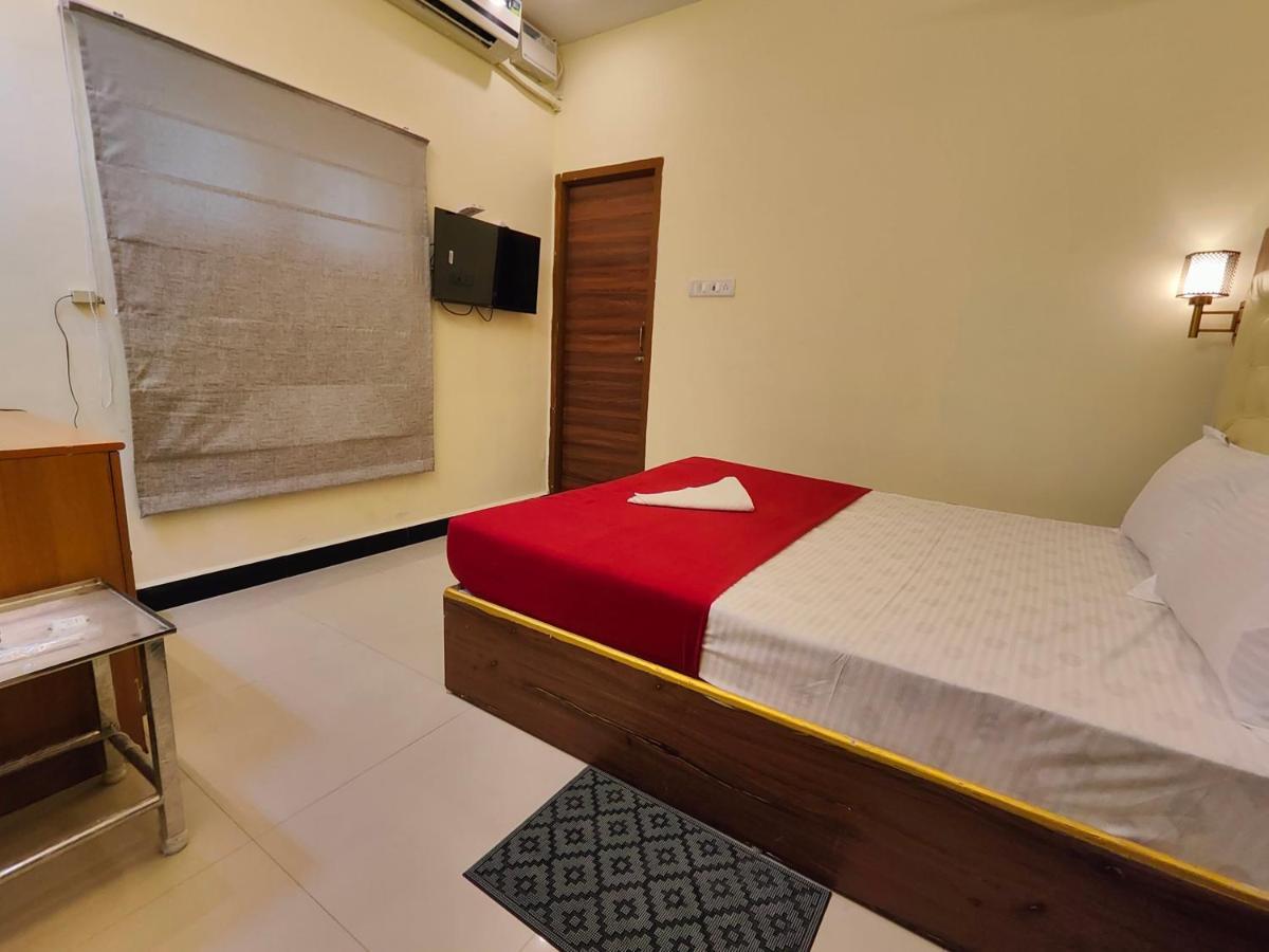 Hotel Comfort Kanchipuram Bagian luar foto