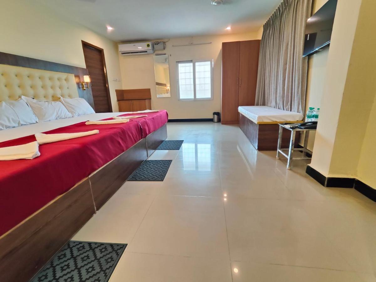 Hotel Comfort Kanchipuram Bagian luar foto