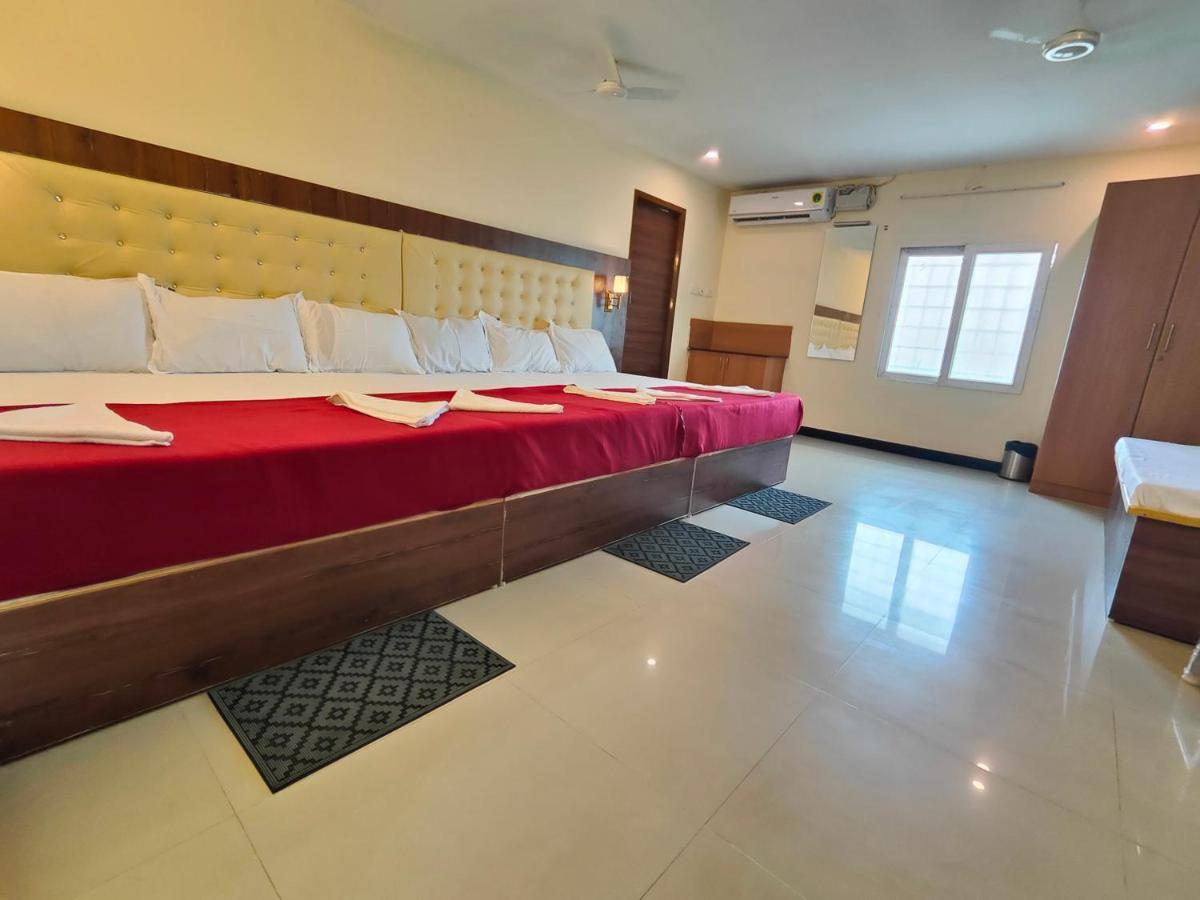 Hotel Comfort Kanchipuram Bagian luar foto